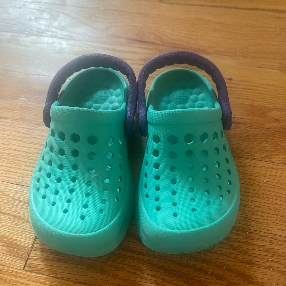 Like new water shoes size 6